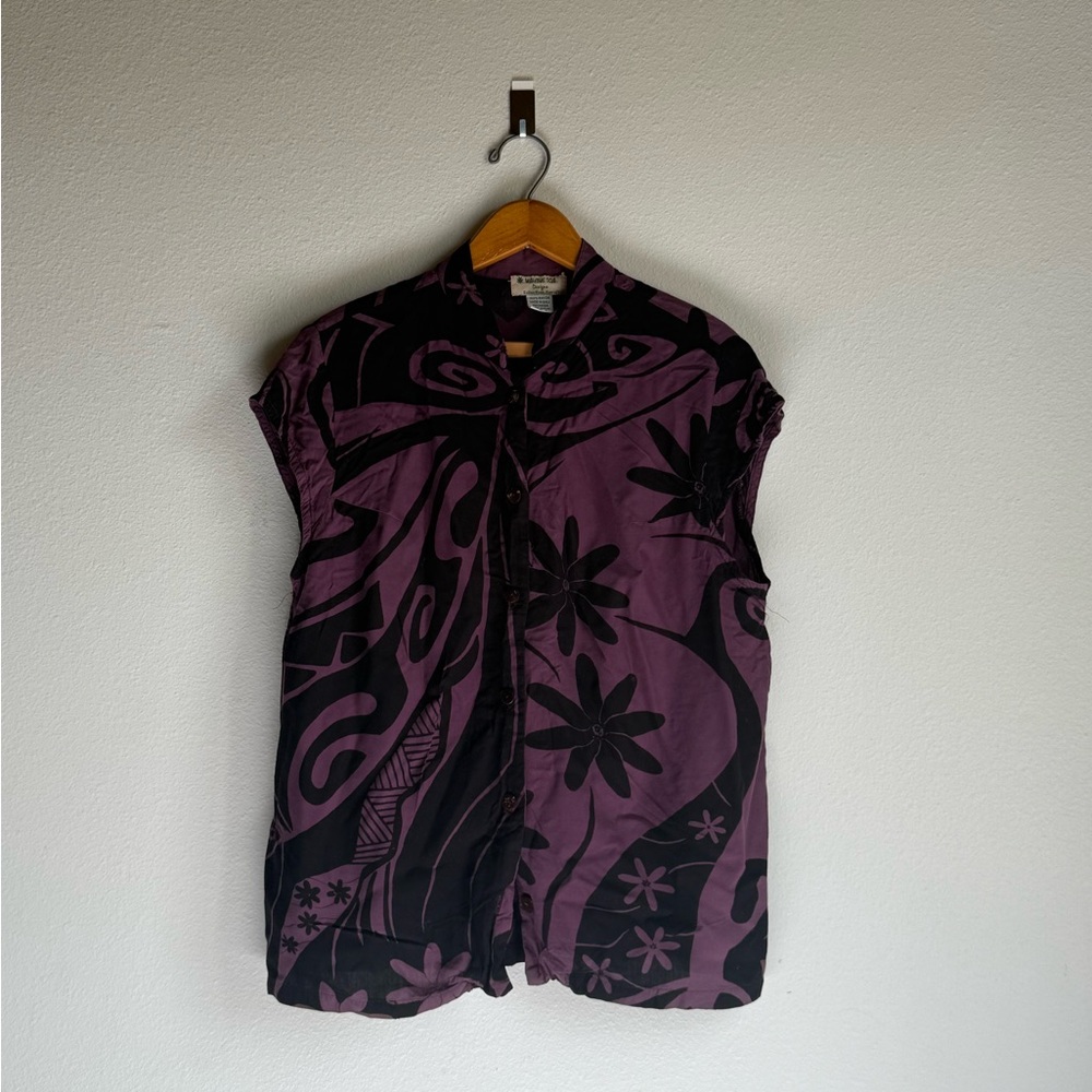 Women's Wahine Toa blouse size Large